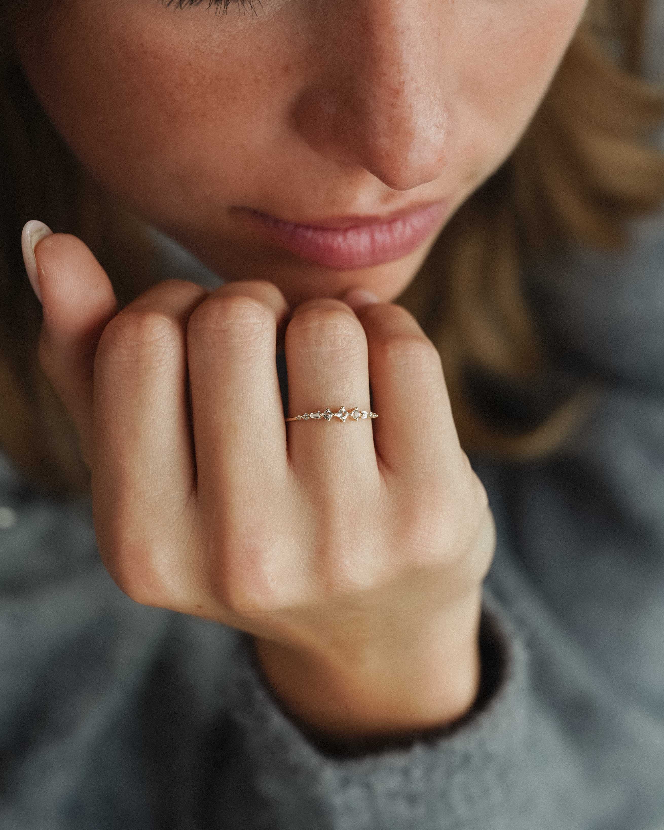 Evadne | 14K Witte Topaas Stacking Ring