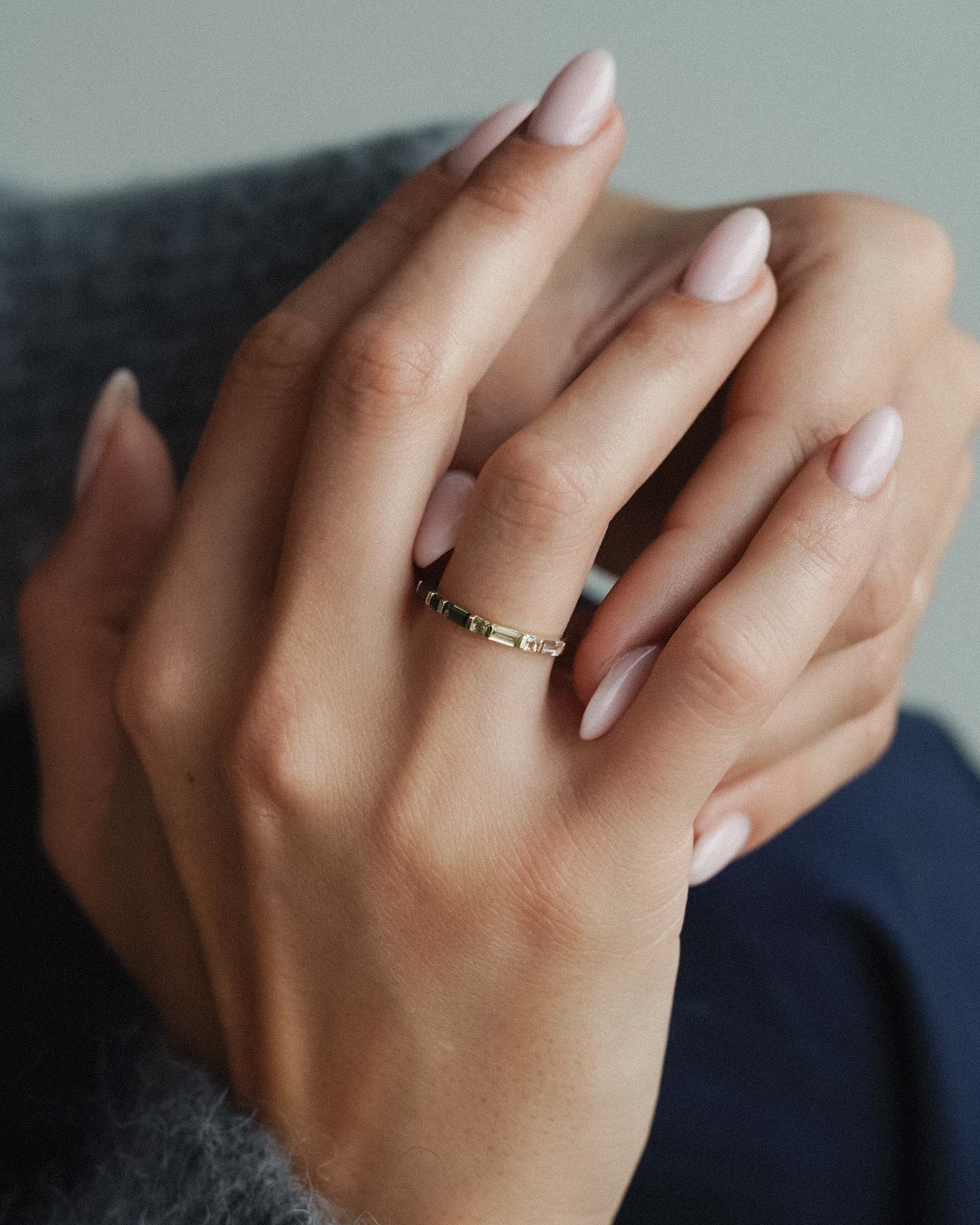 Mirelle | 14K Toermalijn, Olivijn & Witte Saffier Baguette Ring