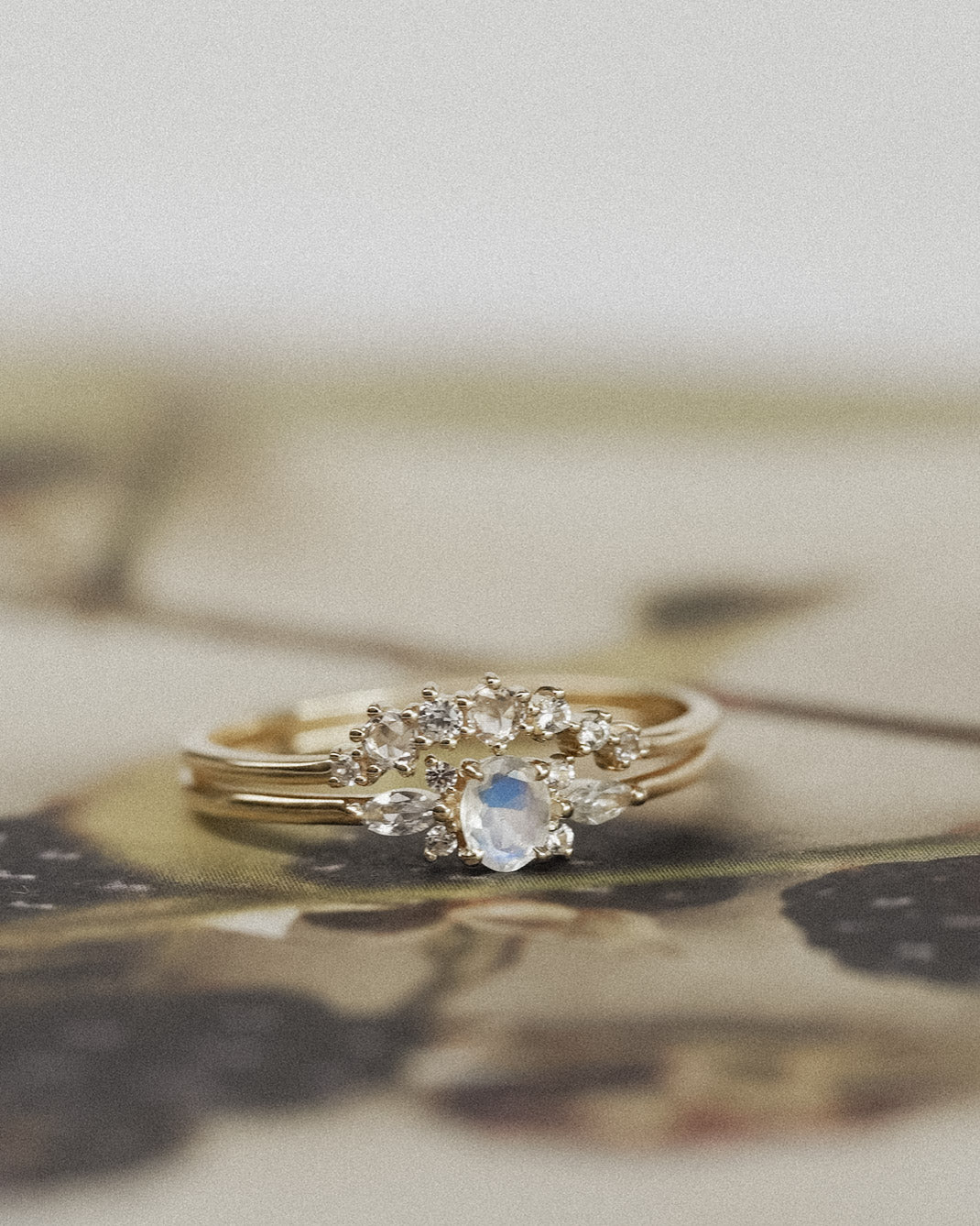 Sylara | 14K Witte Saffier Pavé Ring