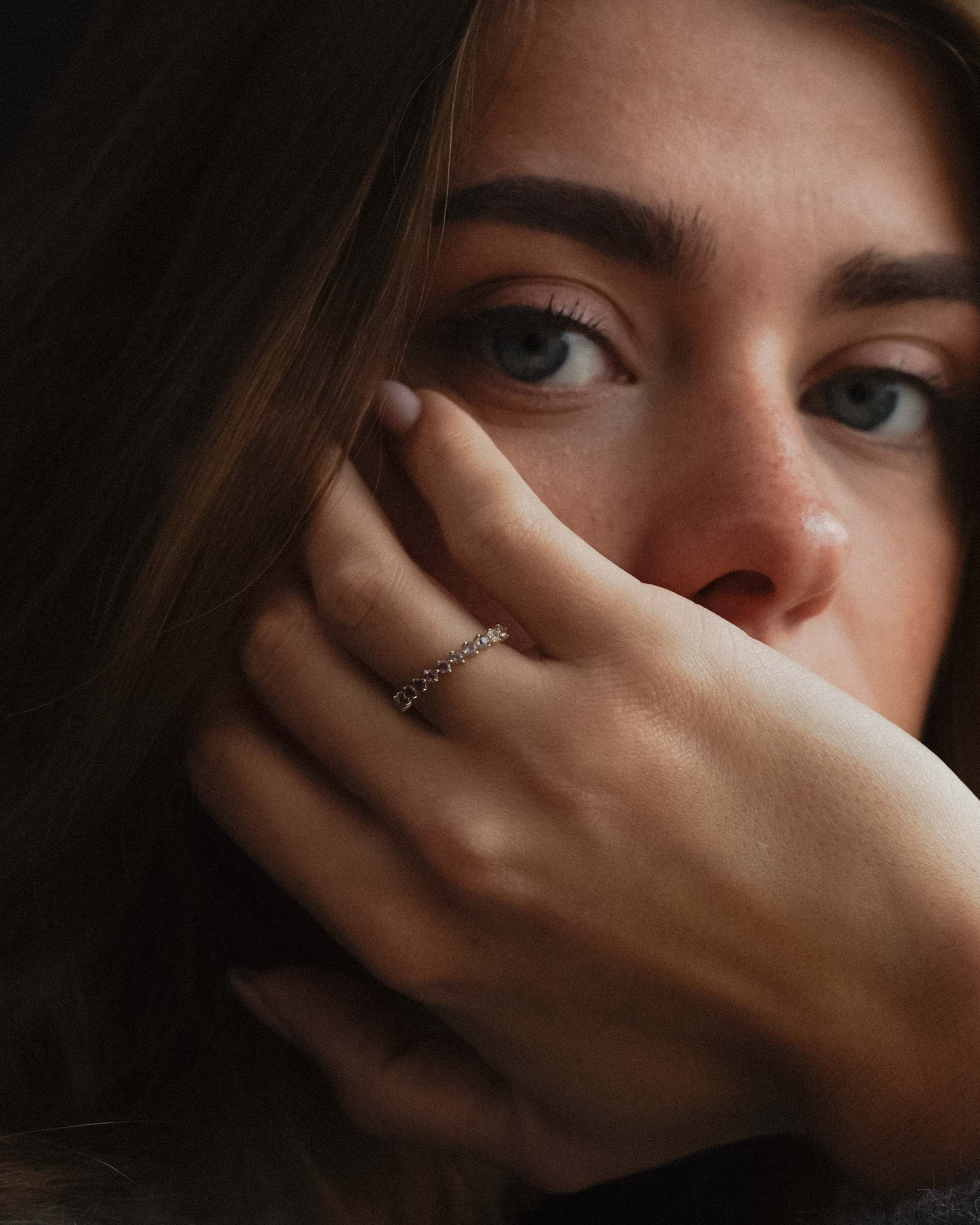 Vionne | 14K Amethist, Cordieriet & Witte Saffier Pavé Ring