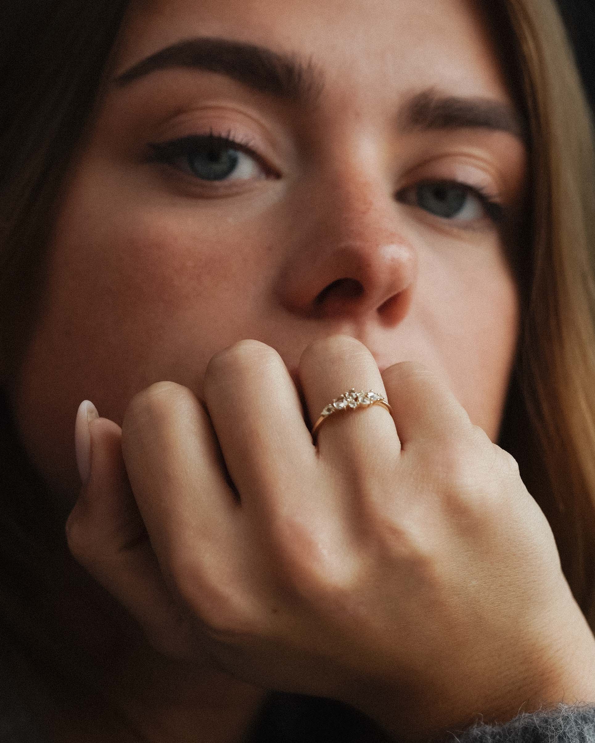 Elysia | 14K Witte Saffier Cluster Ring