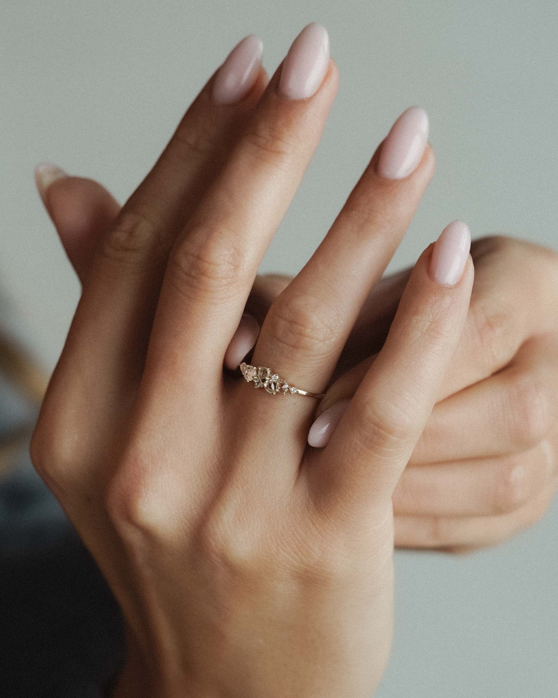 Elysia | 14K Witte Saffier Cluster Ring