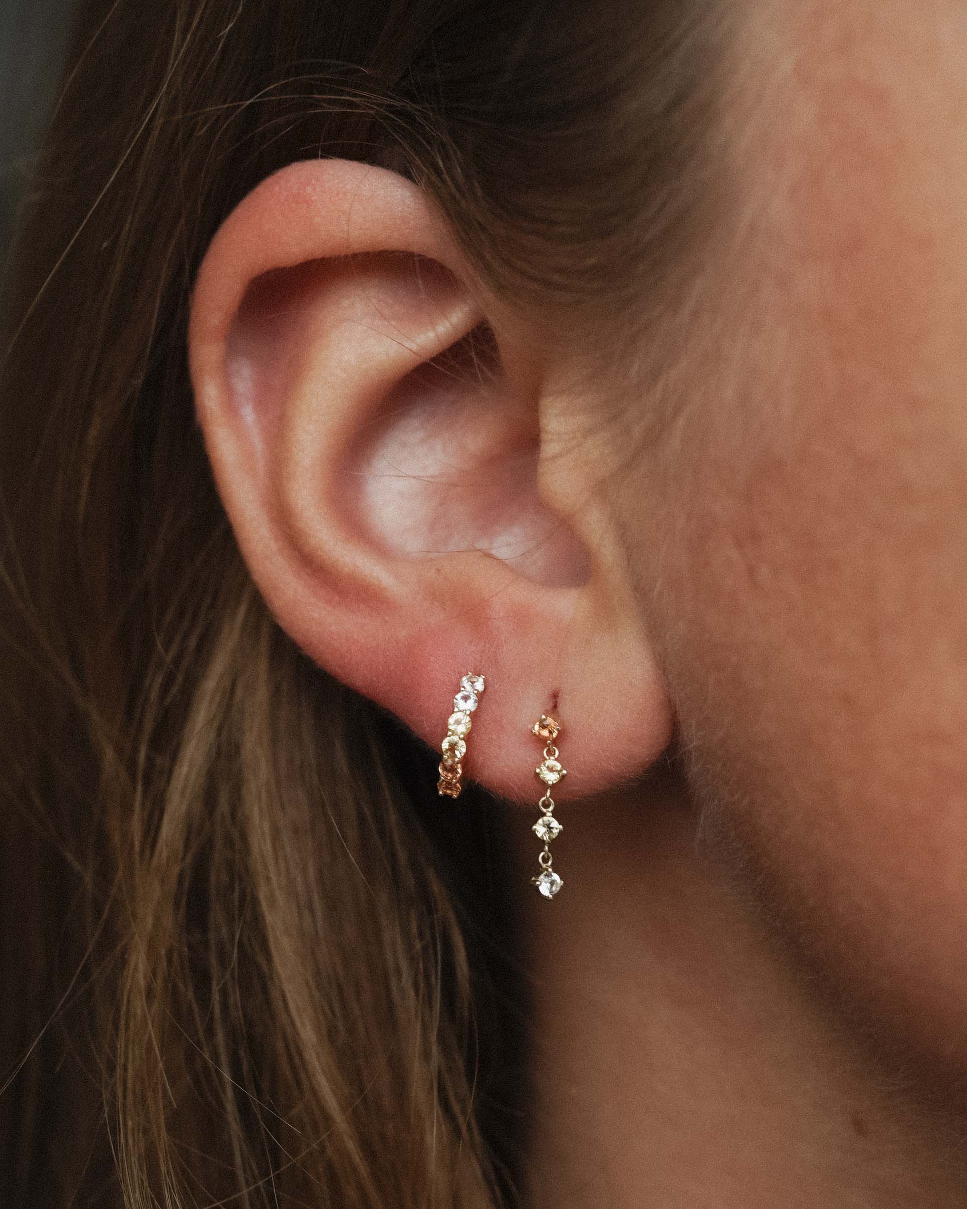 Aureline | 14K Meerkleurige Saffier & Kristal Pavé Huggies