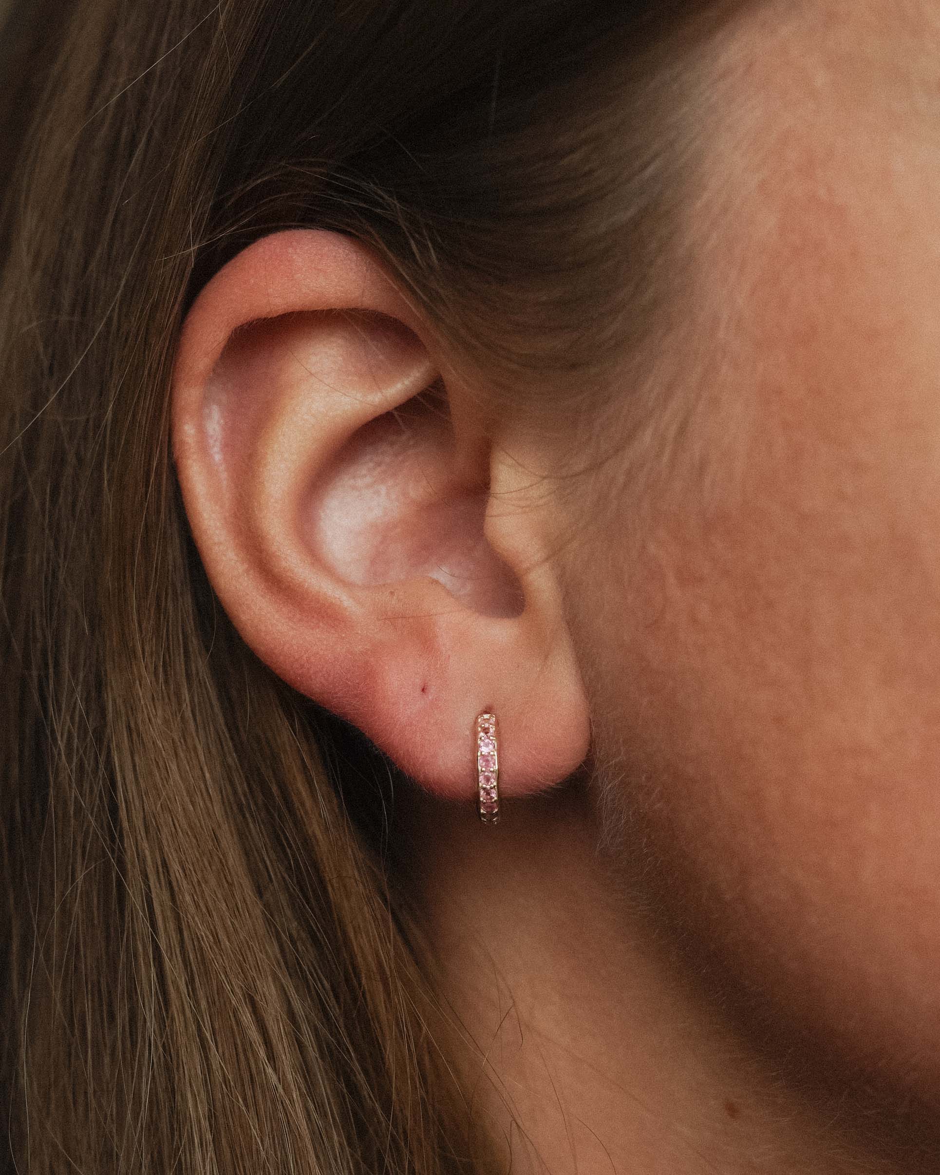 Amaris | 14K Roze Toermalijn Pavé Huggies