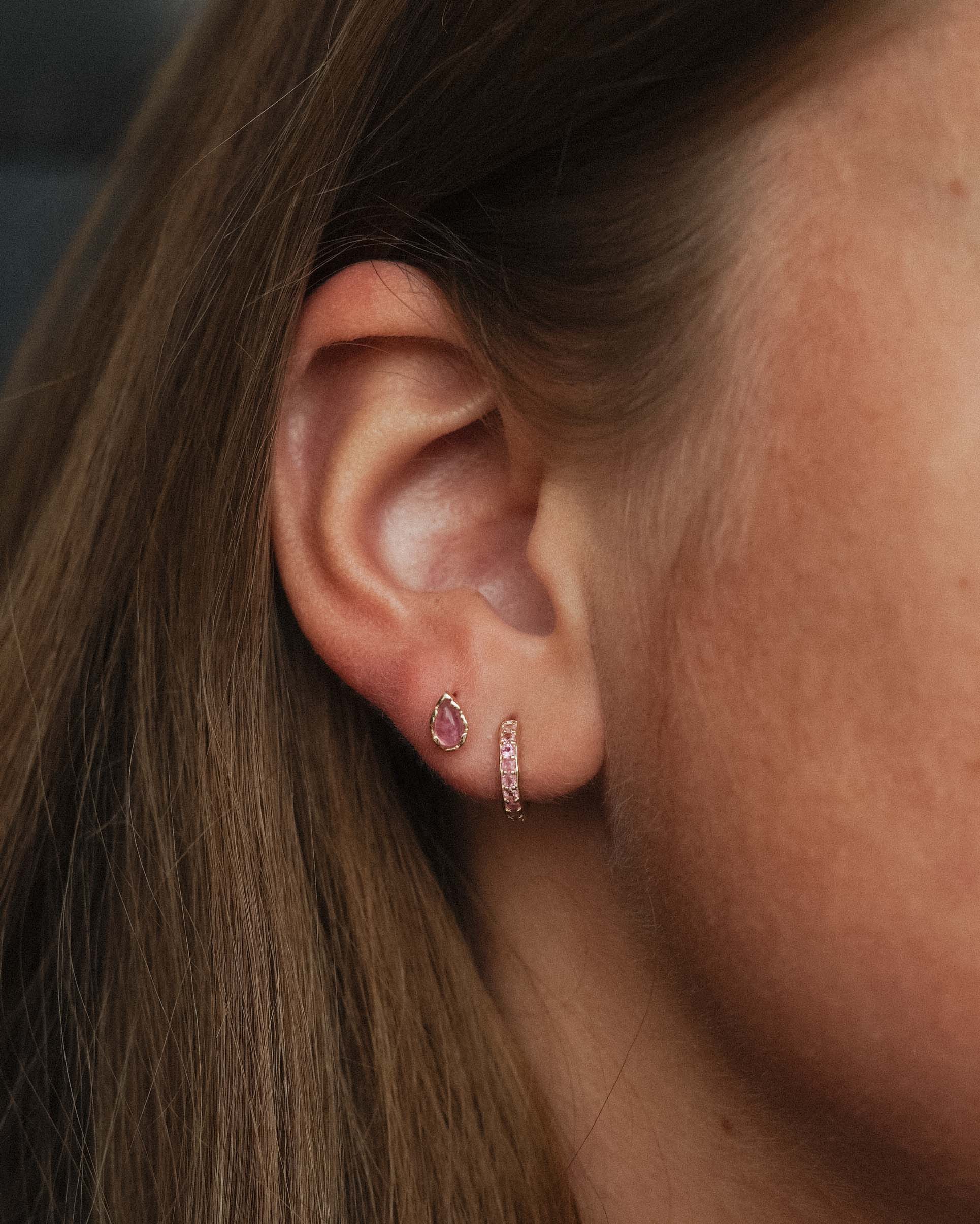 Amaris | 14K Roze Toermalijn Pavé Huggies