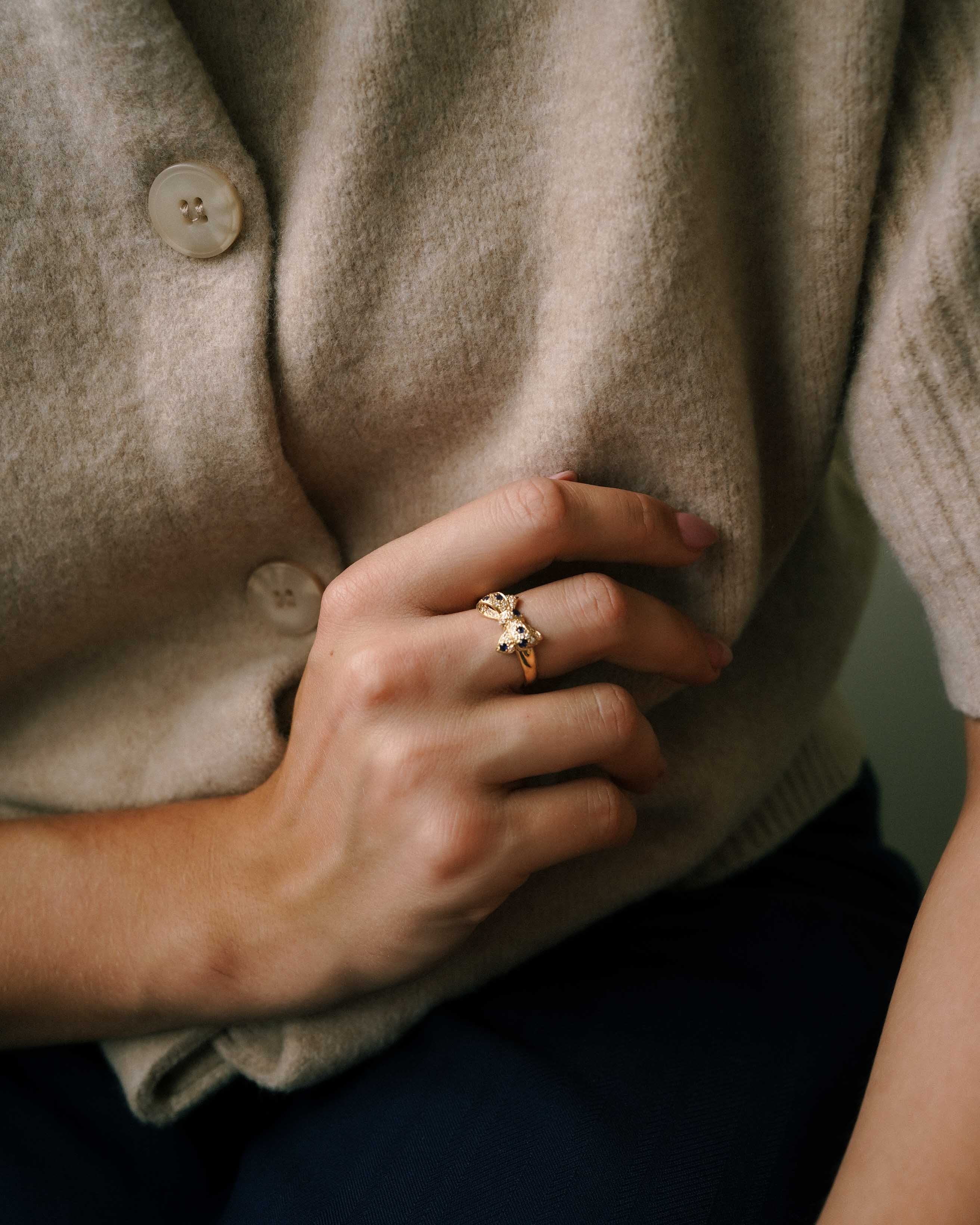 Suprisa | 14K Geel Goud Briljant (0.34ct) & Saffier Strik Ring