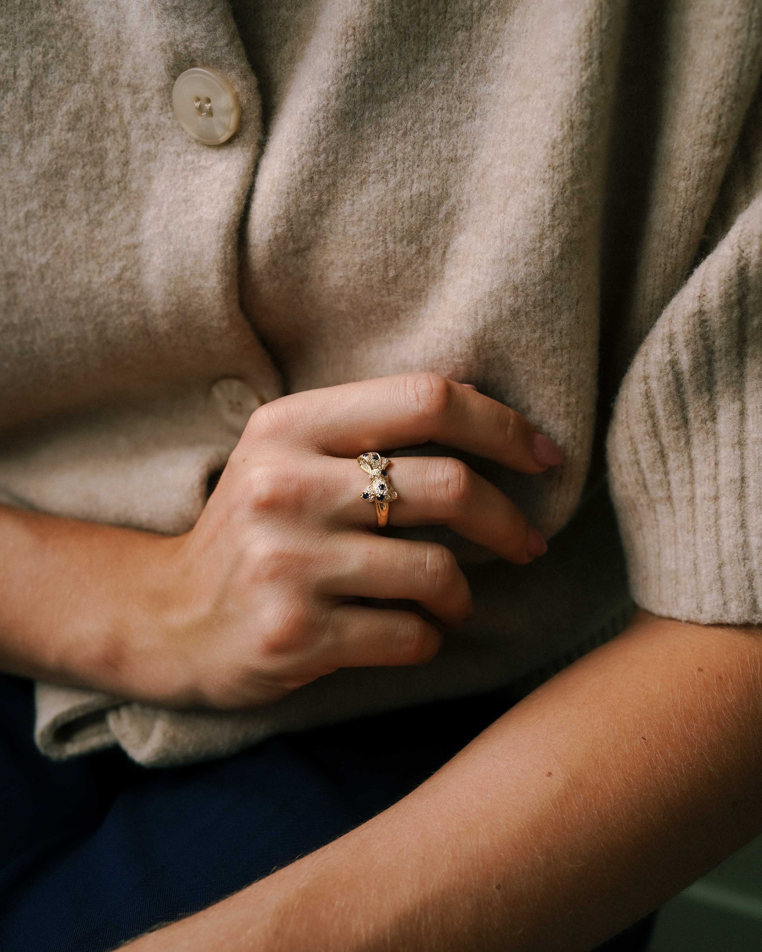 Suprisa | 14K Geel Goud Briljant (0.34ct) & Saffier Strik Ring