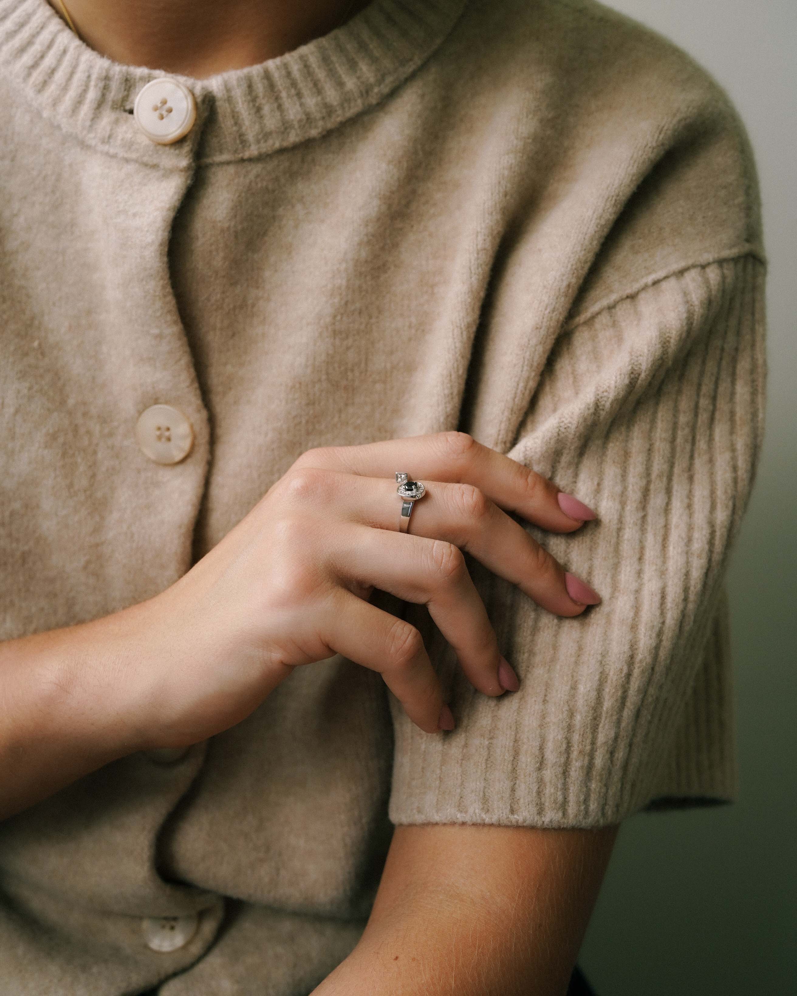 Zaralien | 14K Wit Goud Briljant (0.55ct) & Saffier Ring