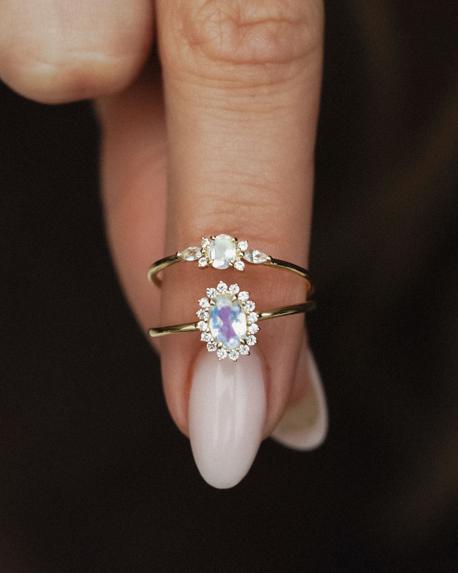 Hanna | 14K Blauwe Maansteen & Witte Saffier Cluster Ring