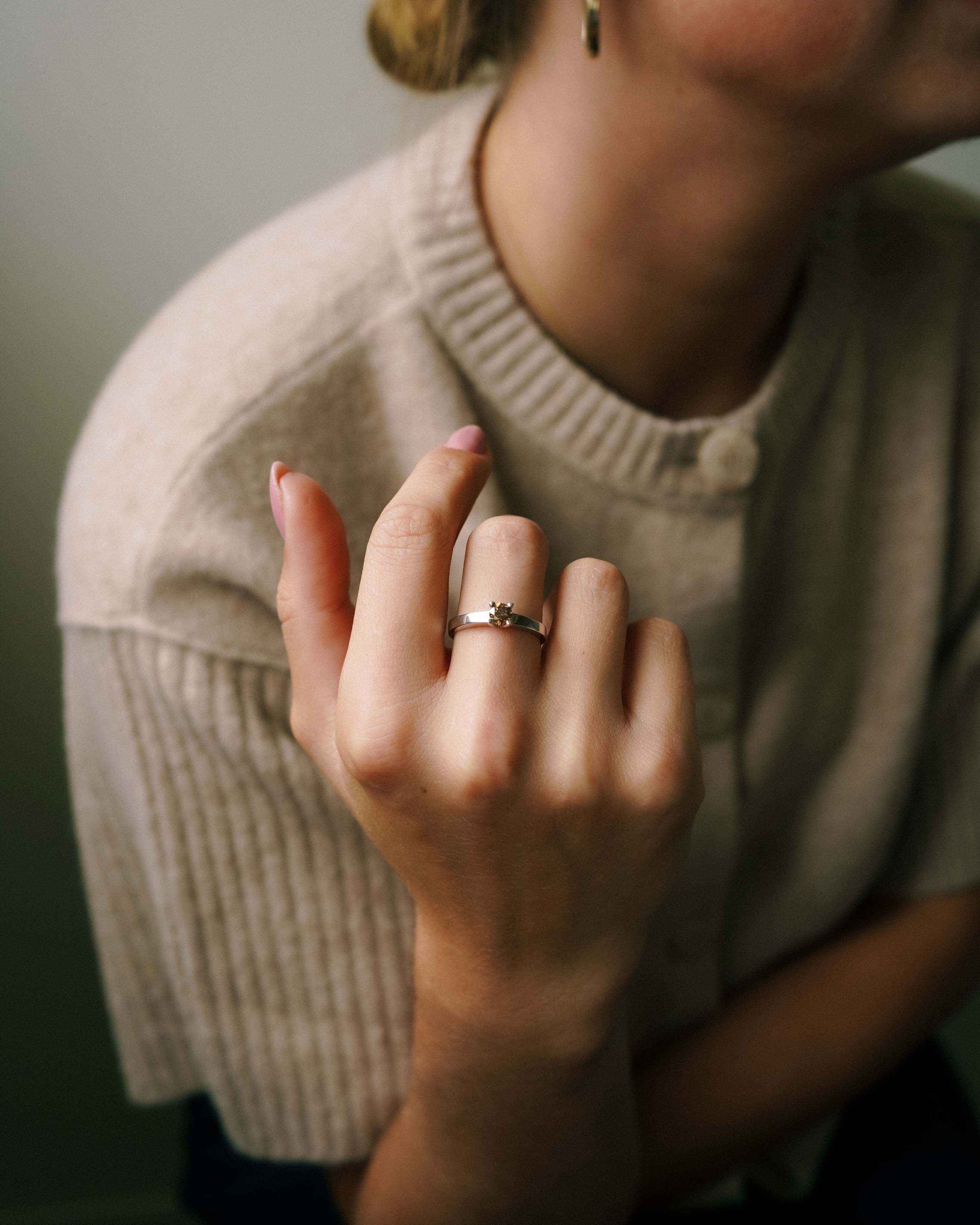 Robijn | 14K Wit Goud Cognac Briljant (0.48ct) Solitair Ring