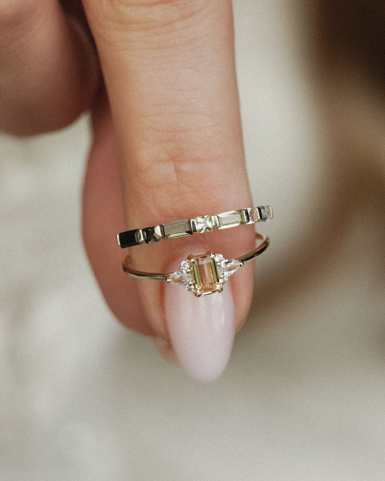 Mirelle | 14K Toermalijn, Olivijn & Witte Saffier Baguette Ring