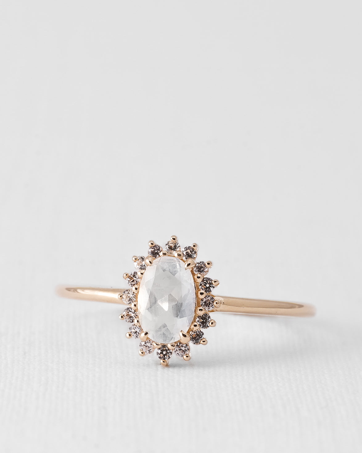Hanna | 14K Blauwe Maansteen & Witte Saffier Cluster Ring