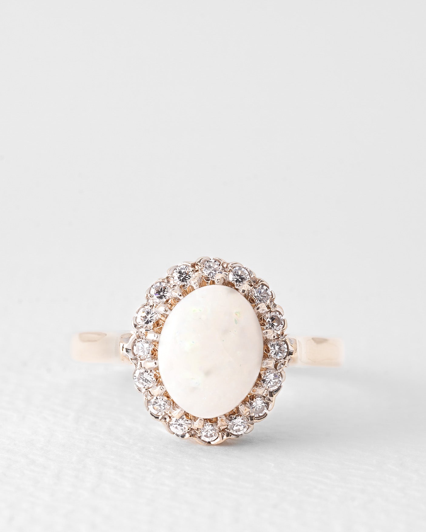 Juna | Vintage Opaal & Witte Saffier Ring