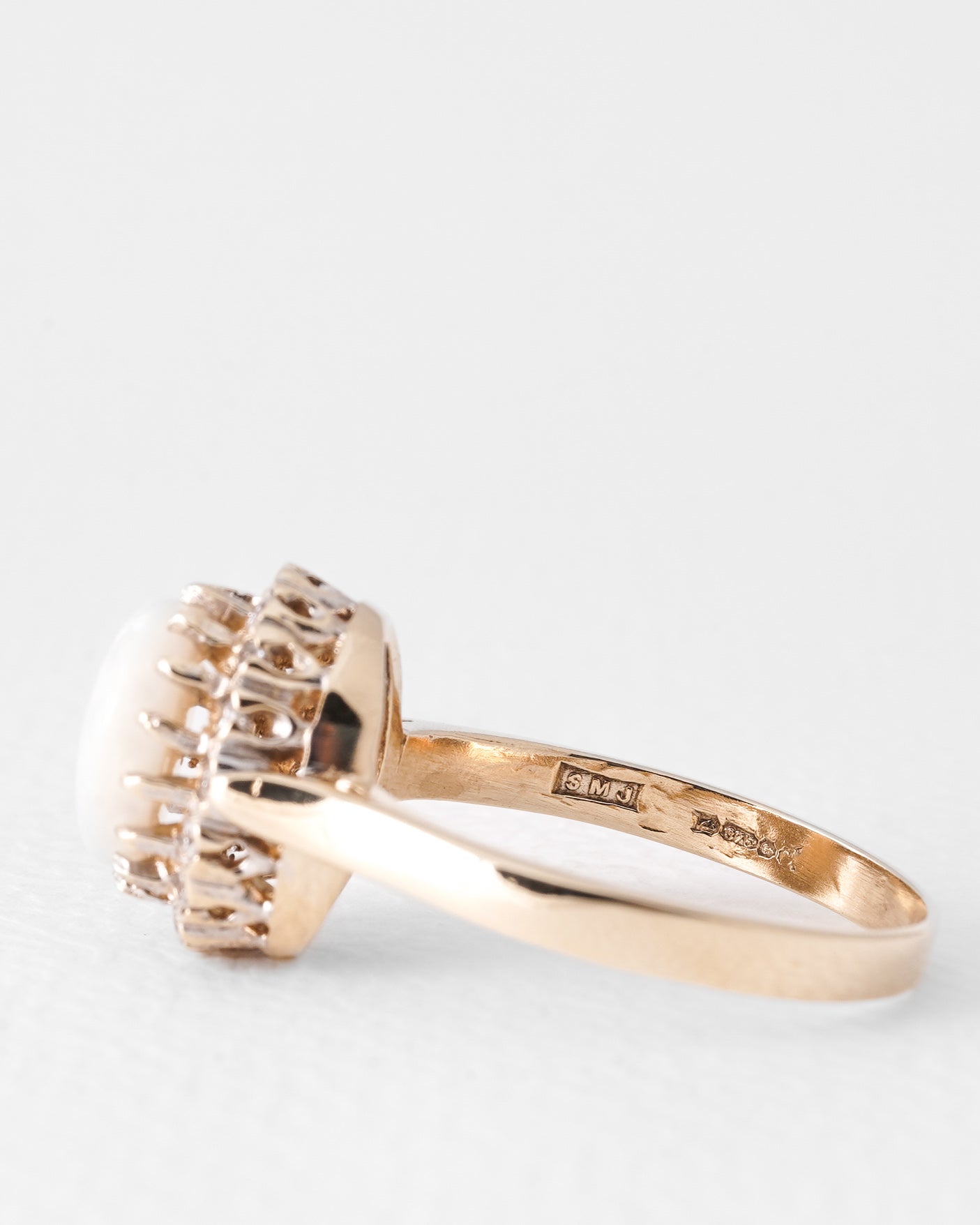 Juna | Vintage Opaal & Witte Saffier Ring