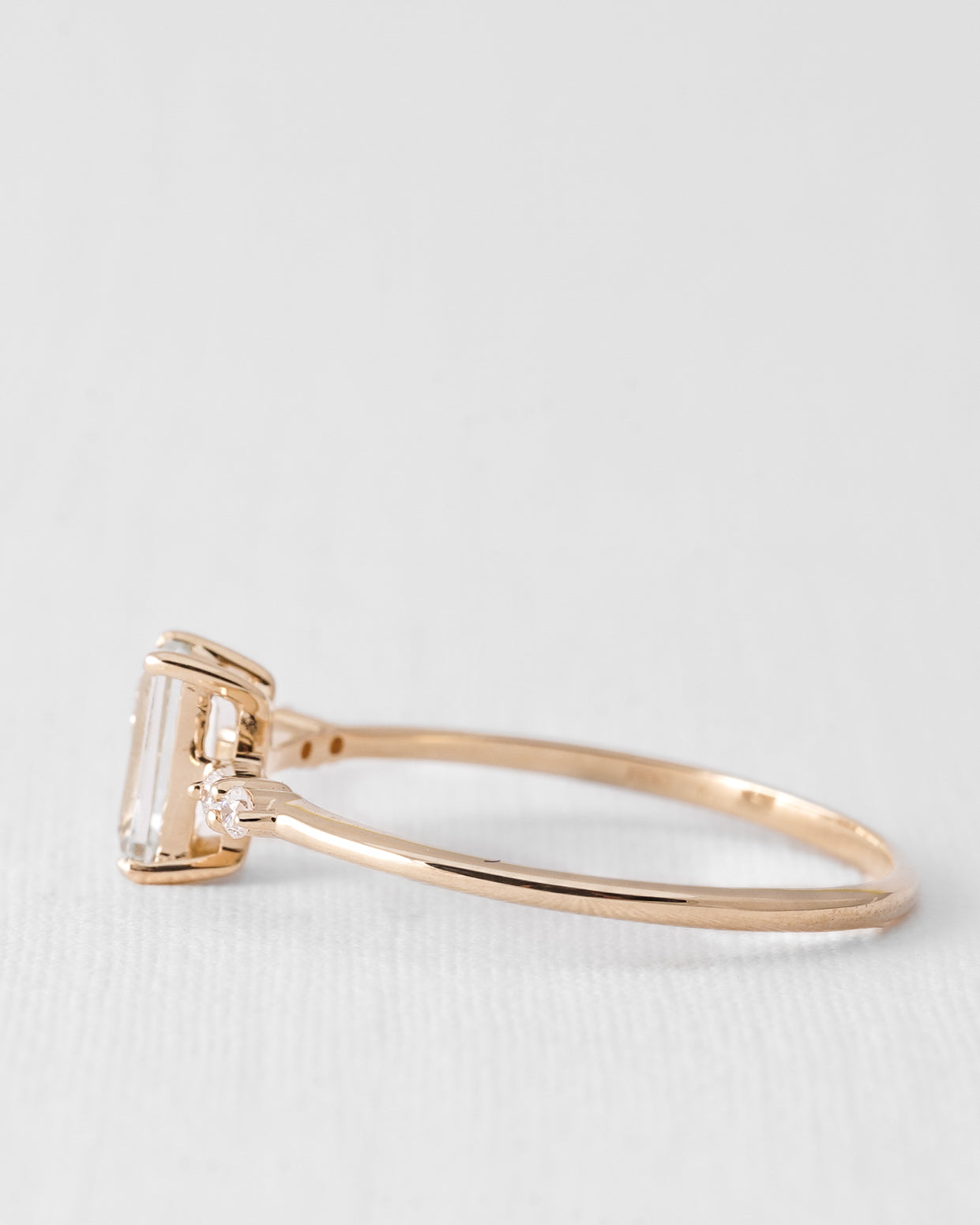 Novalie | 14K Aquamarijn Baguette Solitaire & Diamant Details Ring