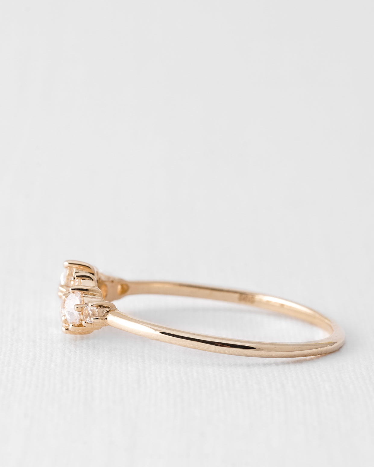 Elysia | 14K Witte Saffier Cluster Ring