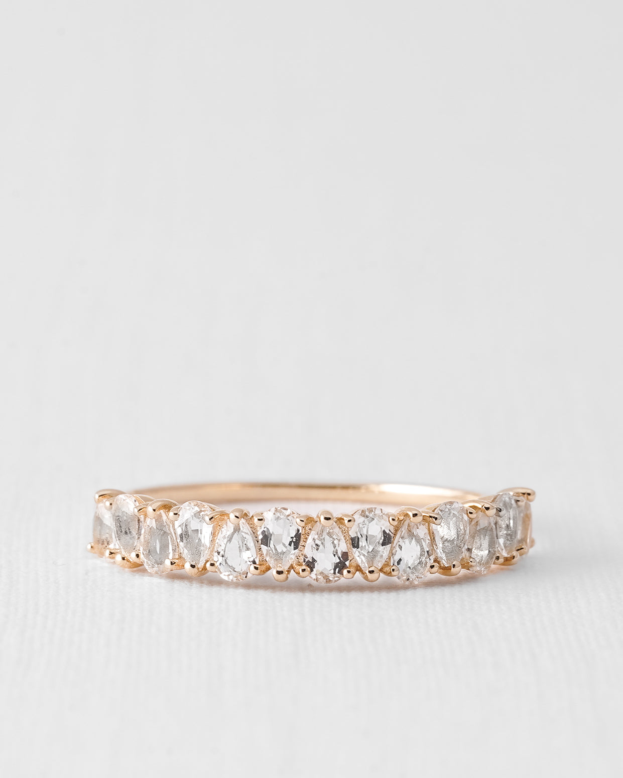 Eirene | 14K Witte Topaas Half Eternity Pear Cut Ring