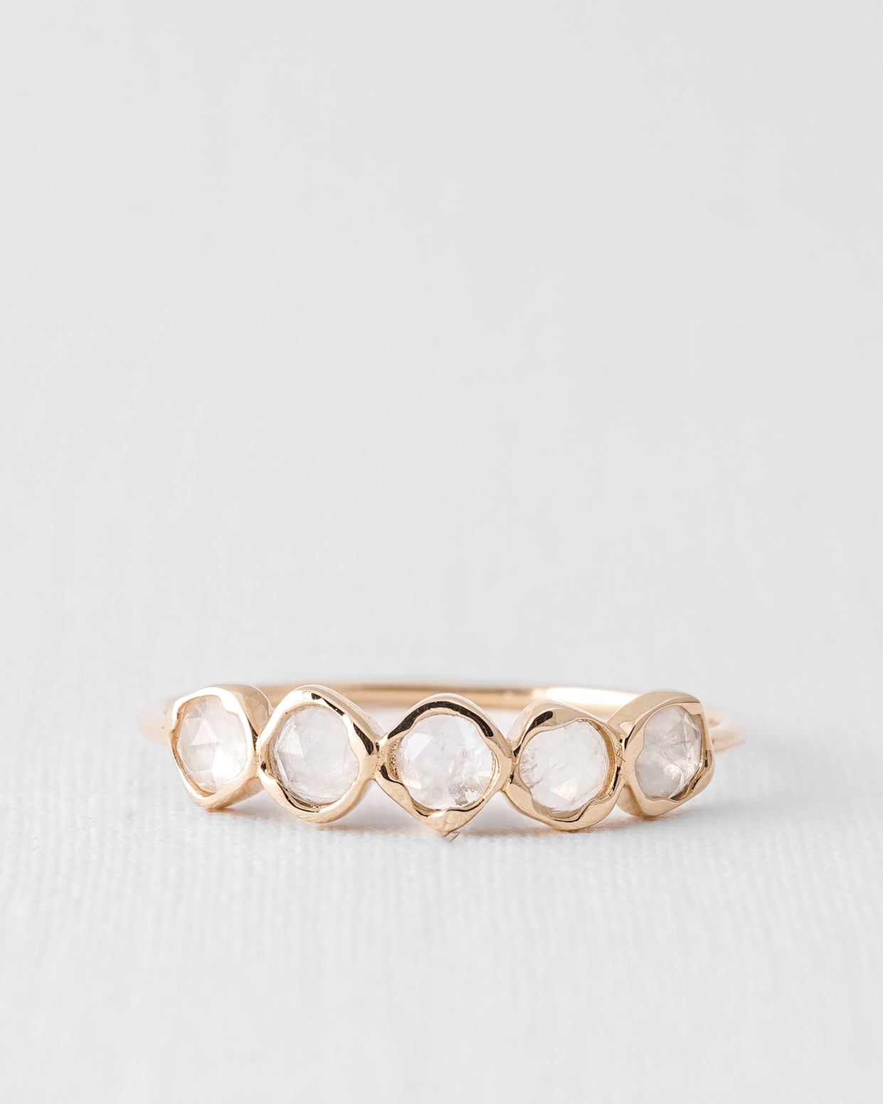 Nerea | 14K Maansteen Half Eternity Ring