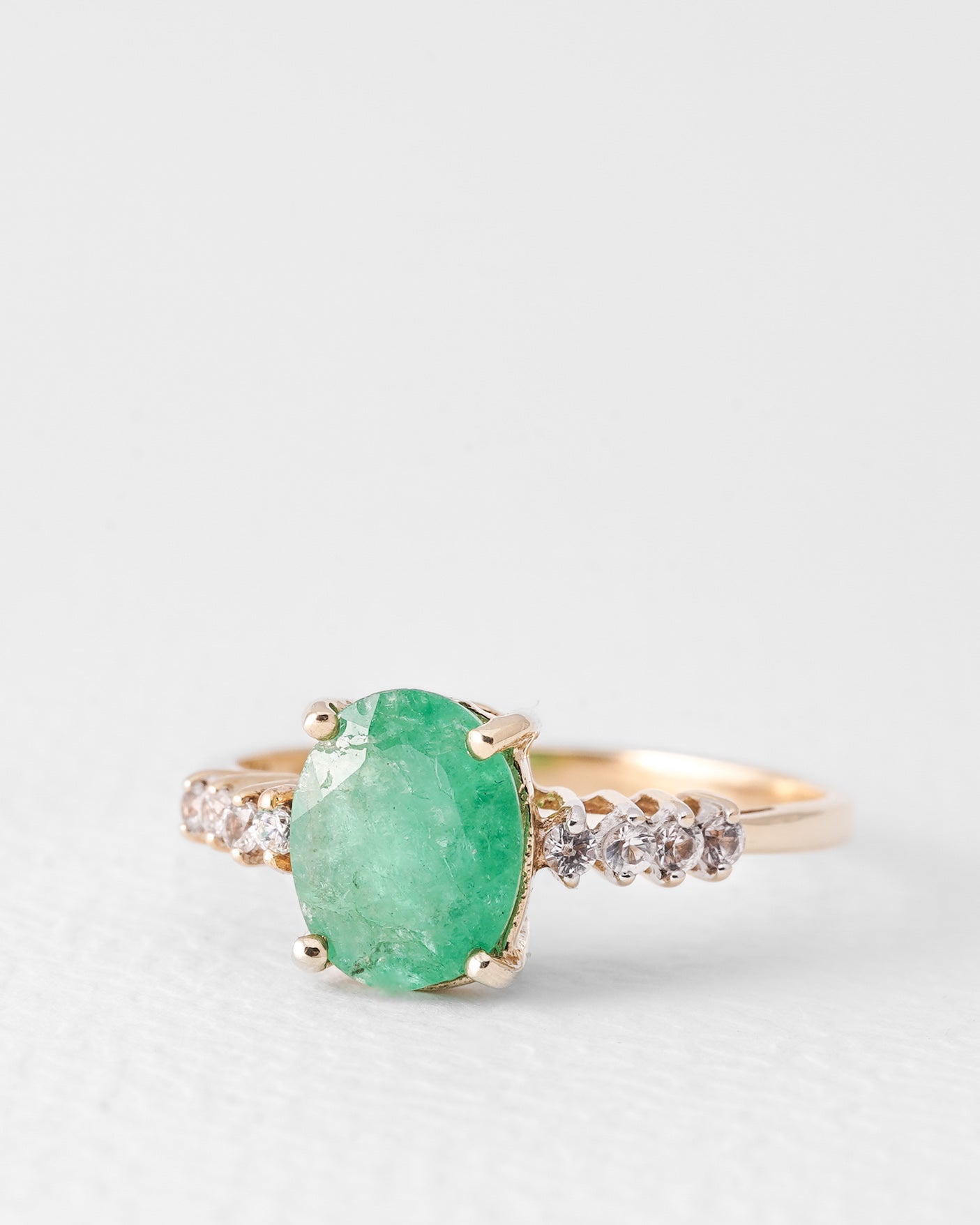 Cleo | Vintage Smaragd & Witte Saffier Ring