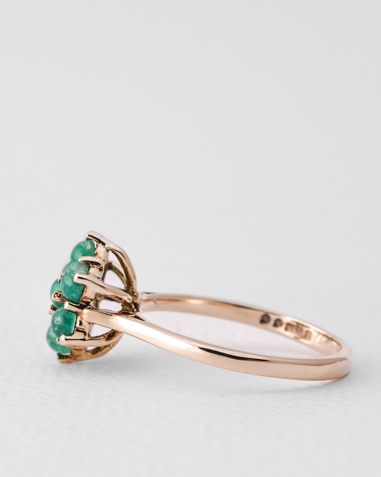 Esmeralda | Vintage Cabochon Smaragd Cluster Ring