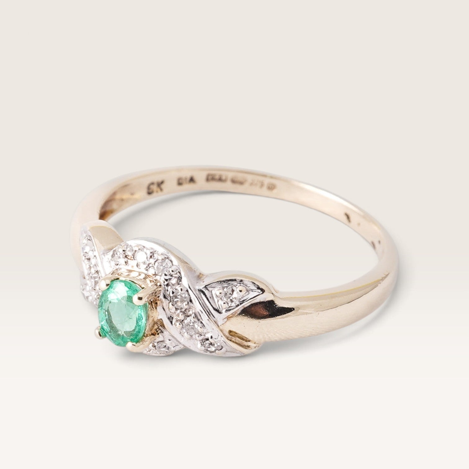 Elle | Vintage Emerald and Diamond Ring - Menina Amsterdam