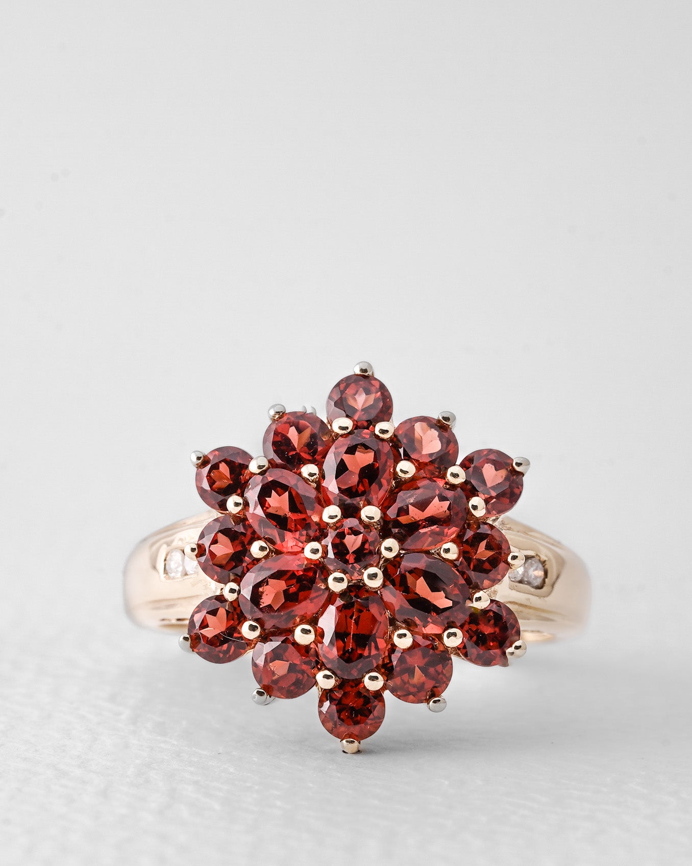 Elara | Vintage Granaat & Diamant Cluster Ring