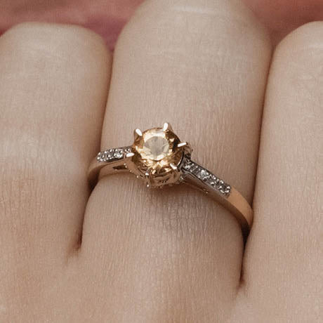 Lemonyra | Vintage Kwarts Solitaire & Diamant Details Ring - Menina Amsterdam
