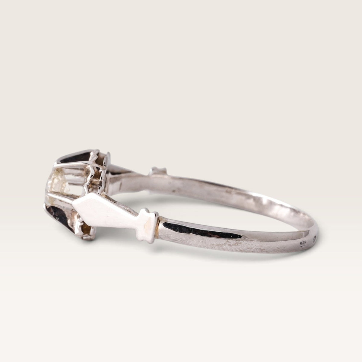 Linea | 14K Diamond Solitaire Ring - Menina Amsterdam