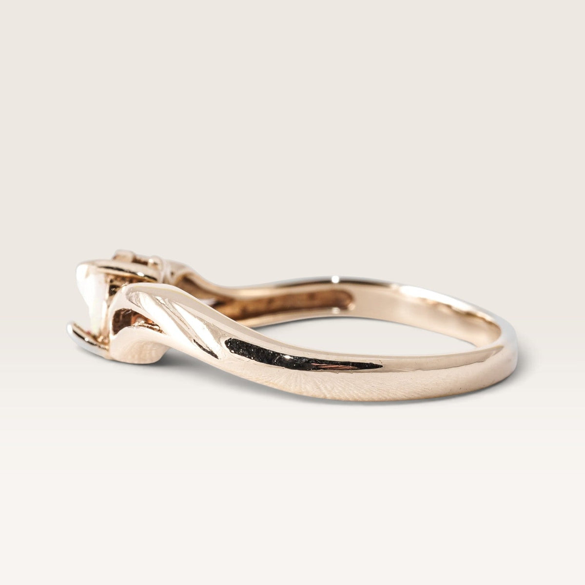 Lois | Vintage Opaal Solitaire Ring - Menina Amsterdam