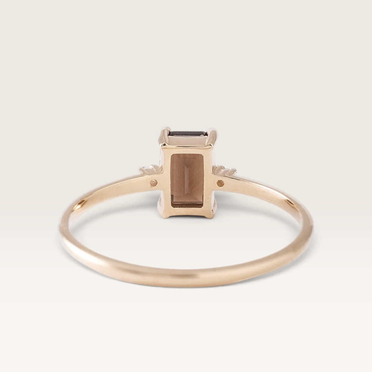 Louise | Rookkwarts Solitaire & Diamant Ring - Menina Amsterdam