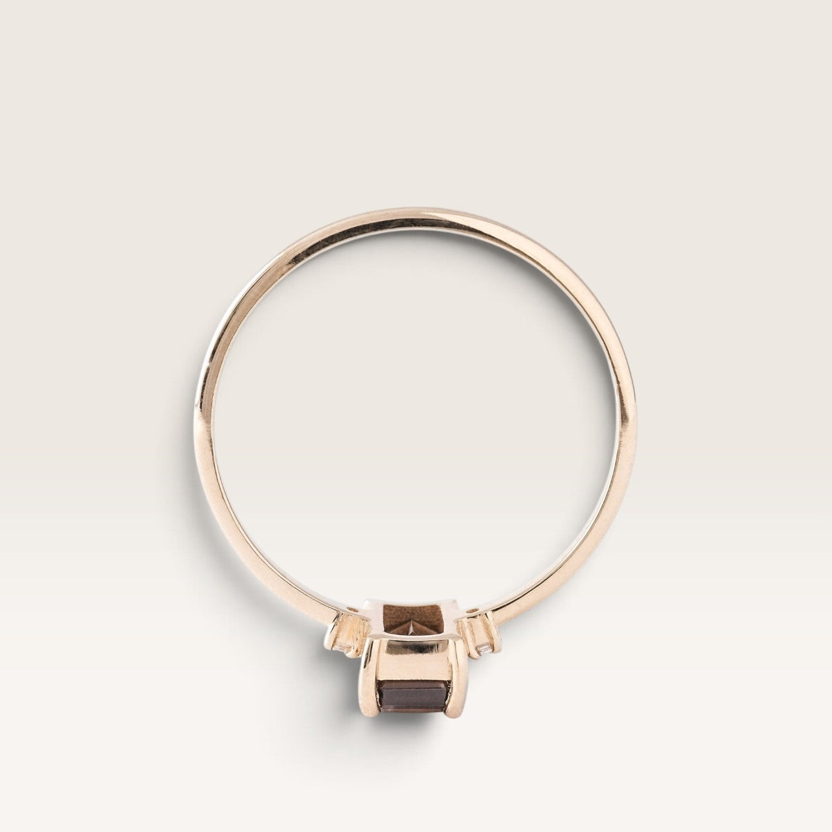 Louise | Rookkwarts Solitaire & Diamant Ring - Menina Amsterdam