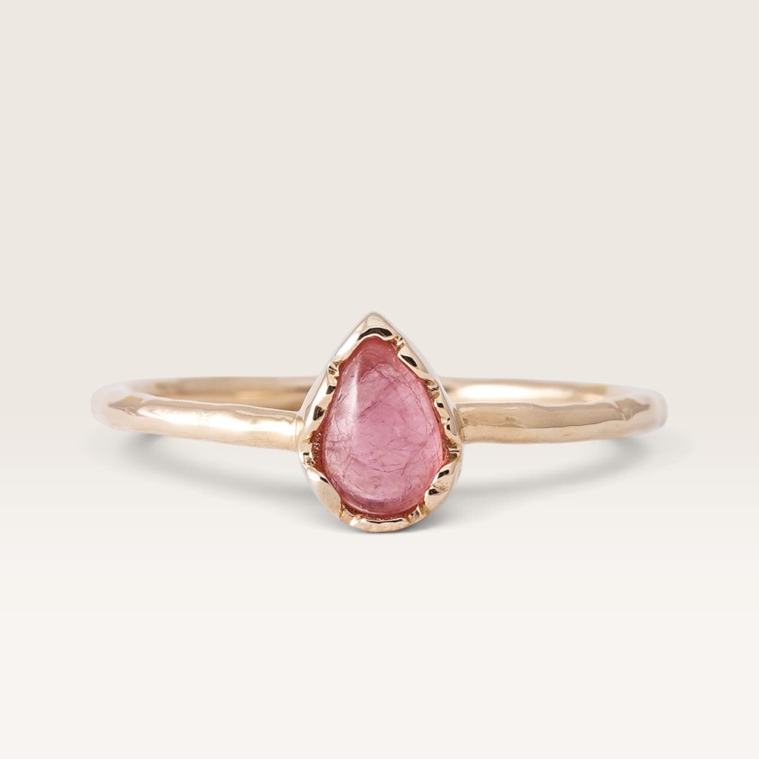 Lysandra | 14K Toermalijn Solitair Pear Cut Ring - Menina Amsterdam