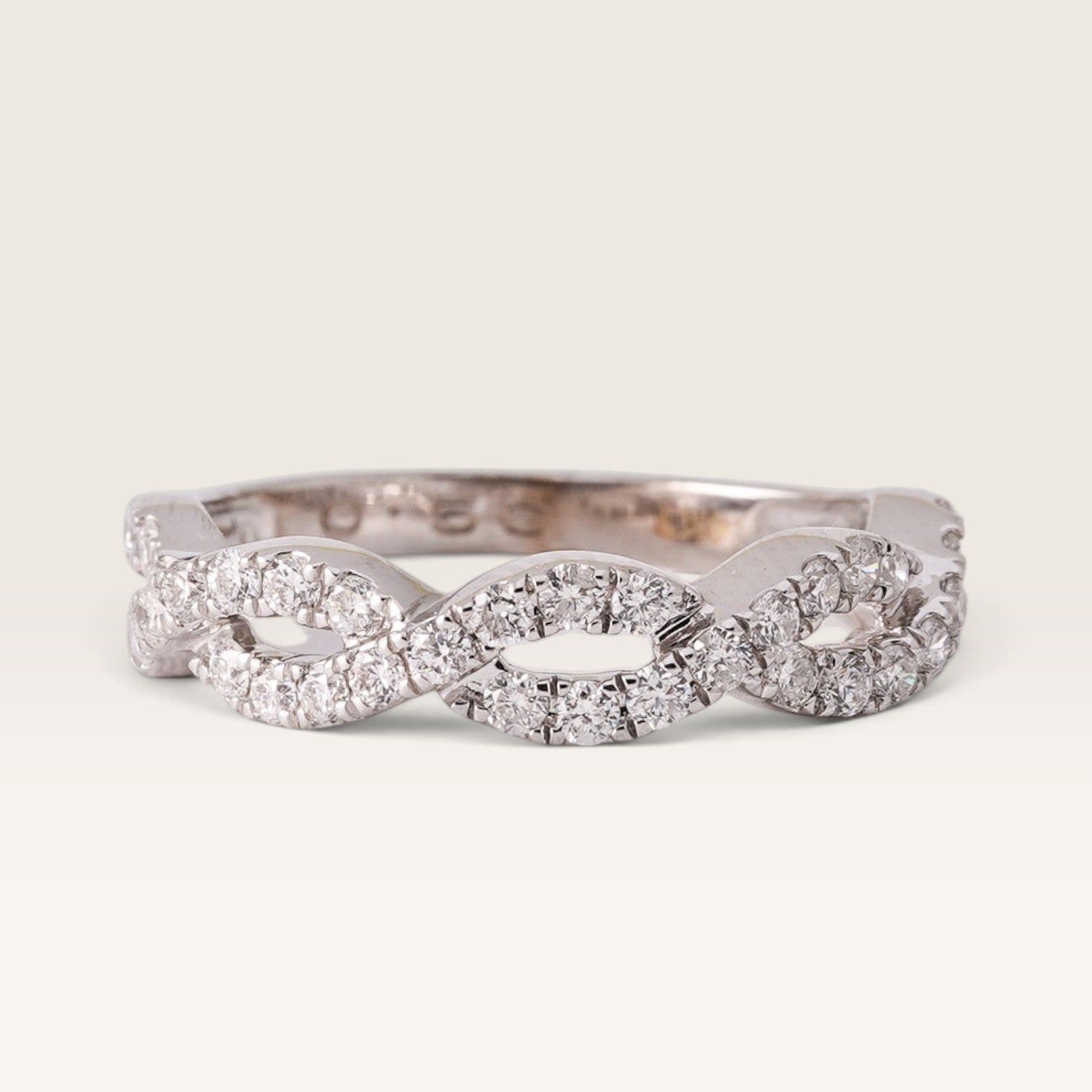 Mira | 14K Diamond Solitaire Ring - Menina Amsterdam
