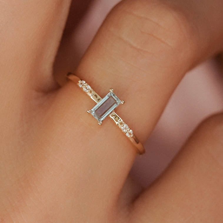 Nova | Aquamarijn Baguette & Diamant Ring - Menina Amsterdam