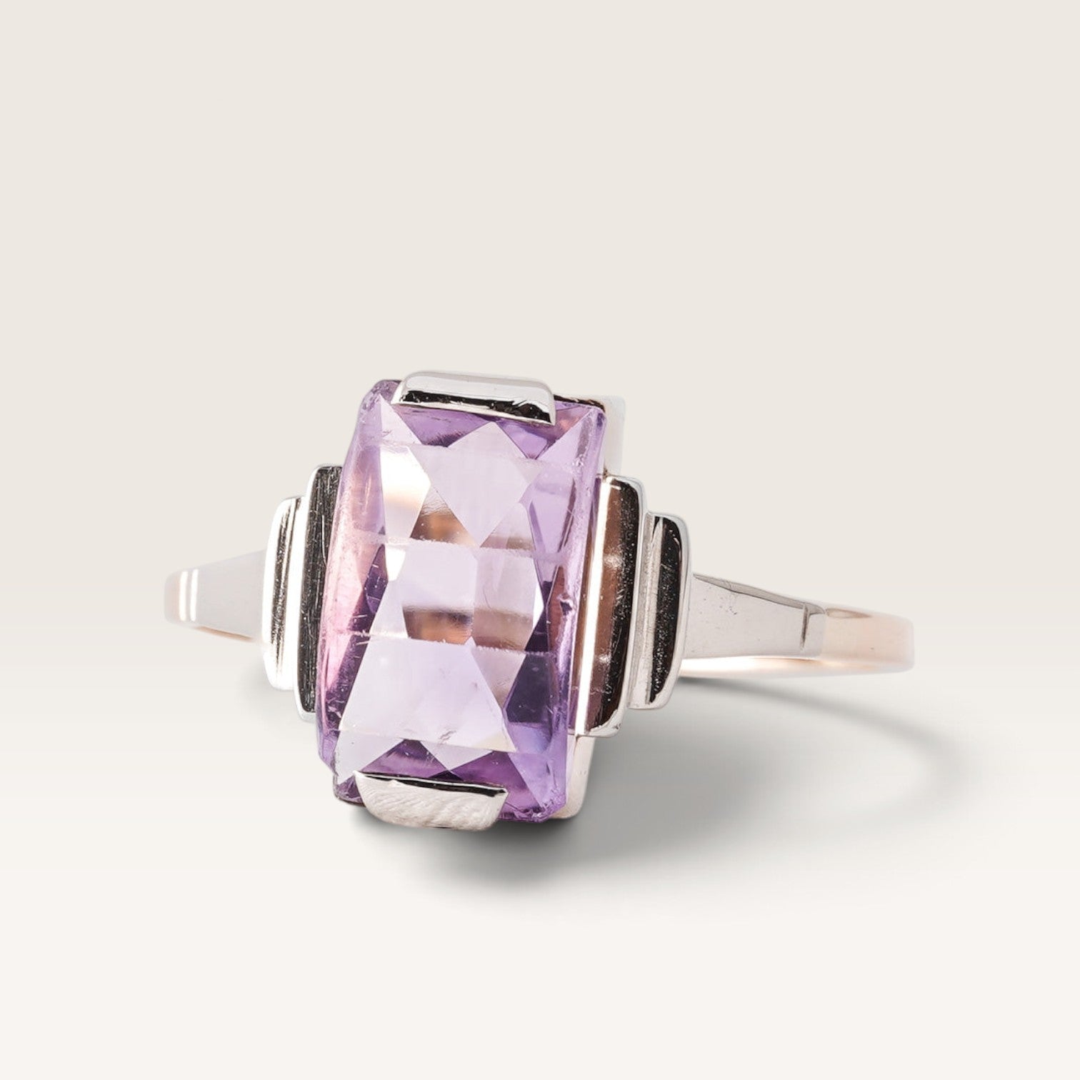 Serenya | Vintage Two Tone Amethist Solitaire Ring - Menina Amsterdam