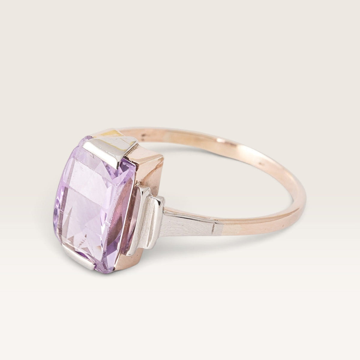Serenya | Vintage Two Tone Amethist Solitaire Ring - Menina Amsterdam