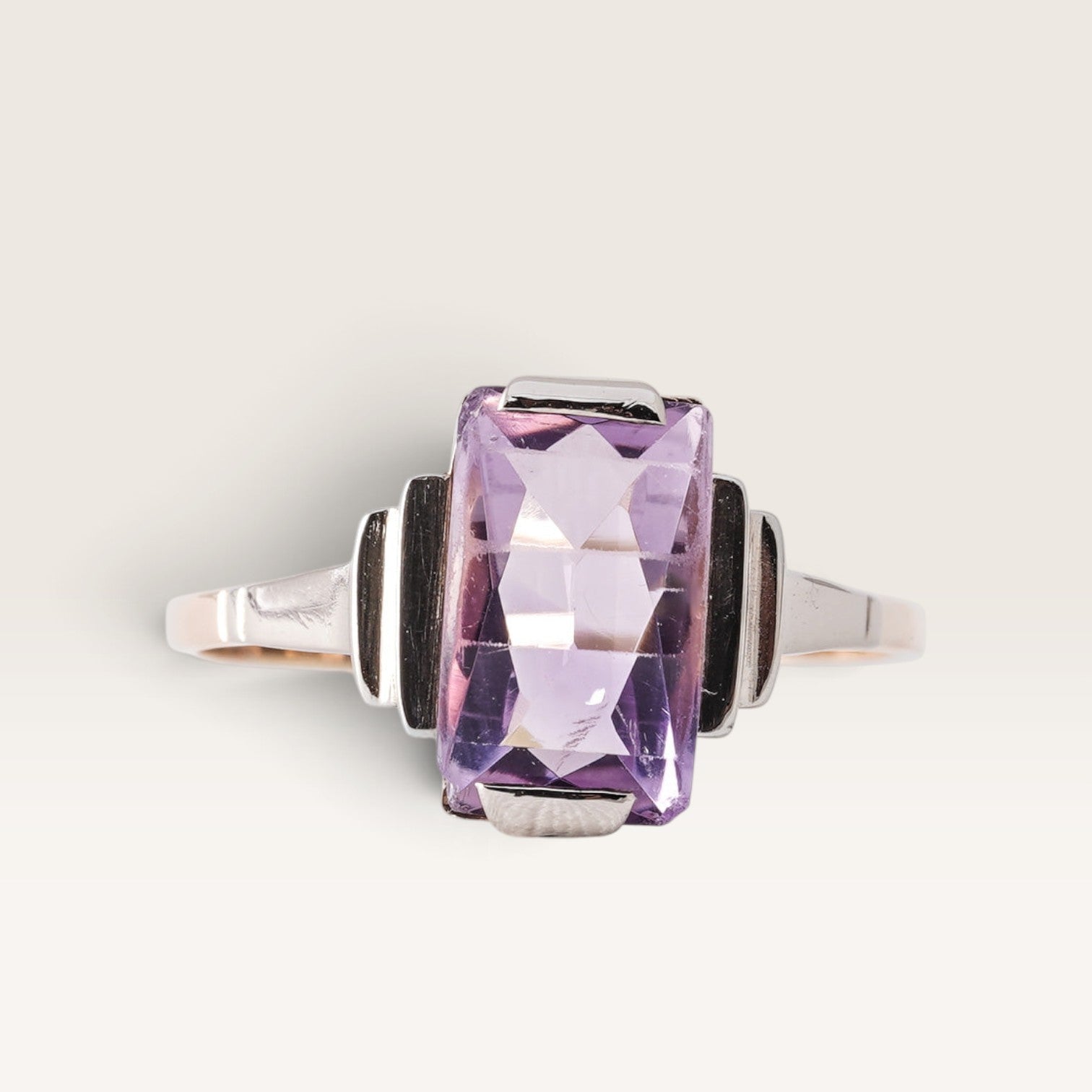 Serenya | Vintage Two-Tone Amethyst Solitaire Ring - Menina Amsterdam