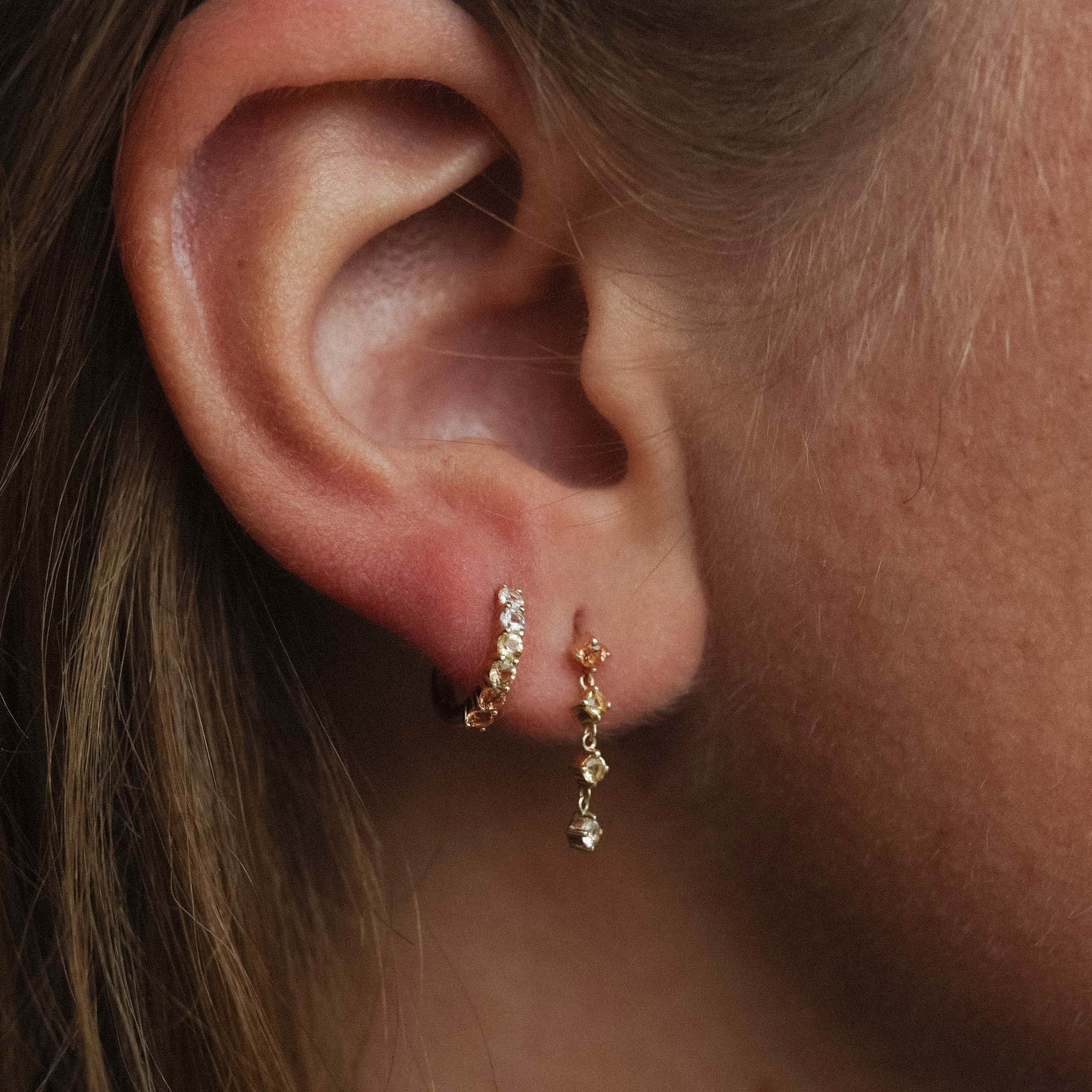 Aureline | 14K Multicolor Sapphire & Crystal Pavé Huggies - Menina Amsterdam