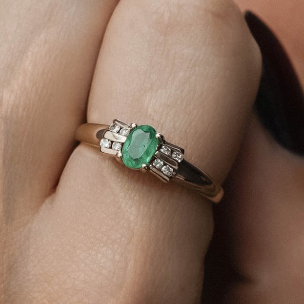 Erya | Vintage Smaragd & Diamant Details Ring - Menina Amsterdam