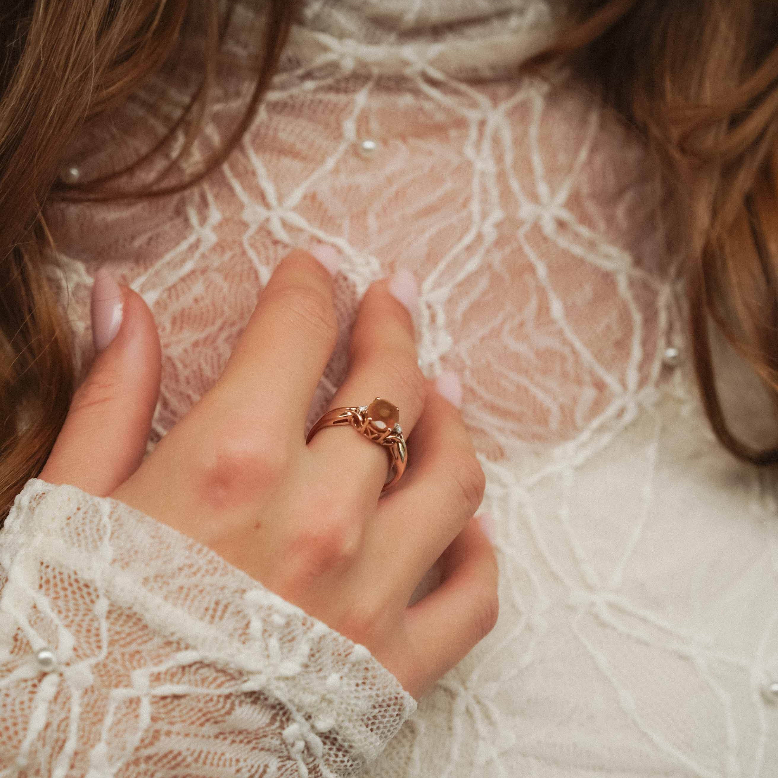 Fiora | Vintage Opal & Diamond Three-Stone Ring - Menina Amsterdam