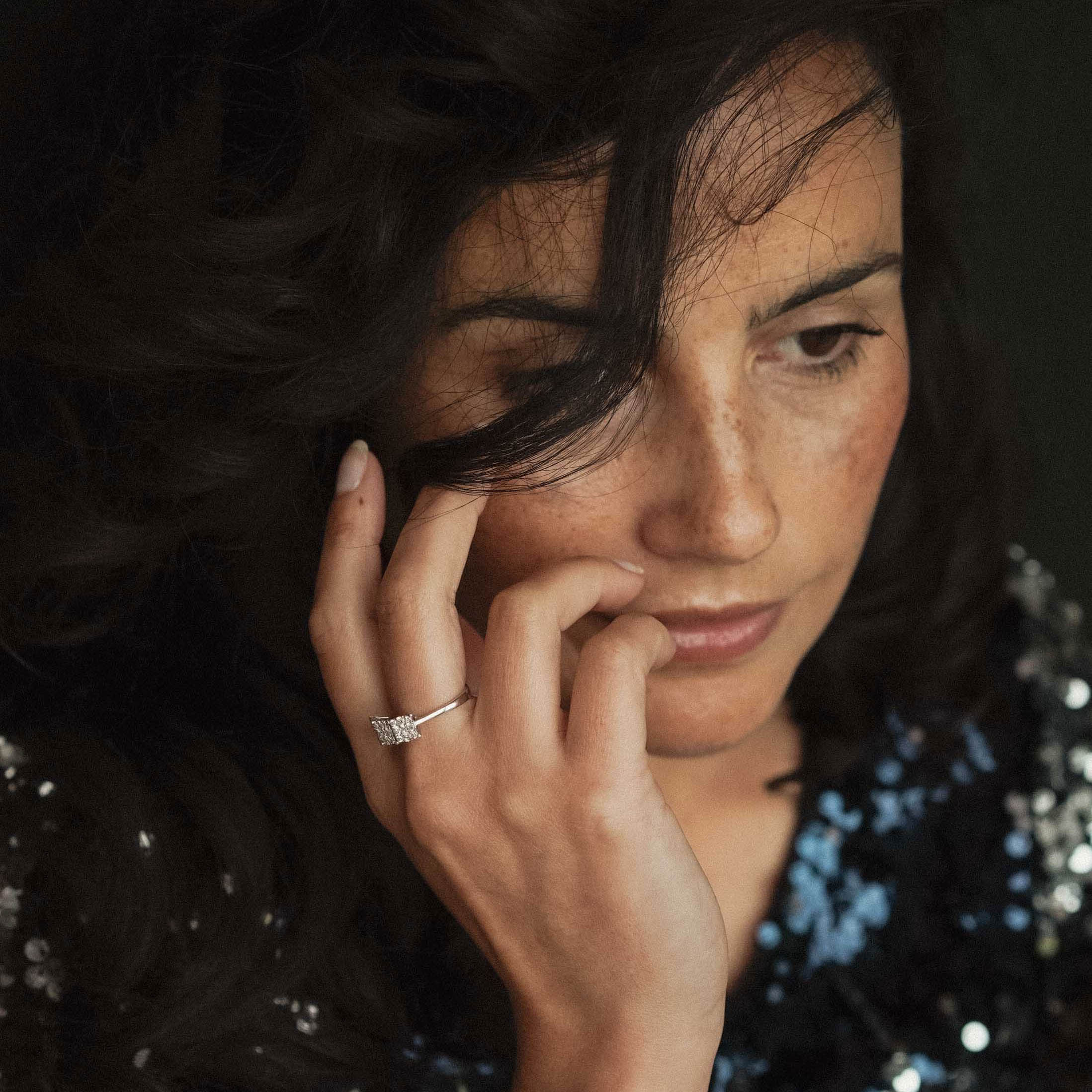 Lydiana | 18K Diamond Three-Stone Ring - Menina Amsterdam