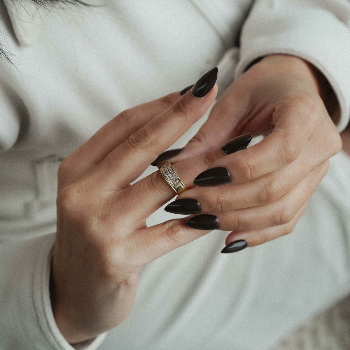 Lysa | 14K Diamond Band Ring - Menina Amsterdam