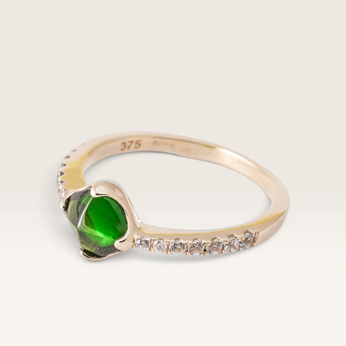 Mirella | Vintage Diopsiet en Witte Saffier Solitaire Ring - Menina Amsterdam