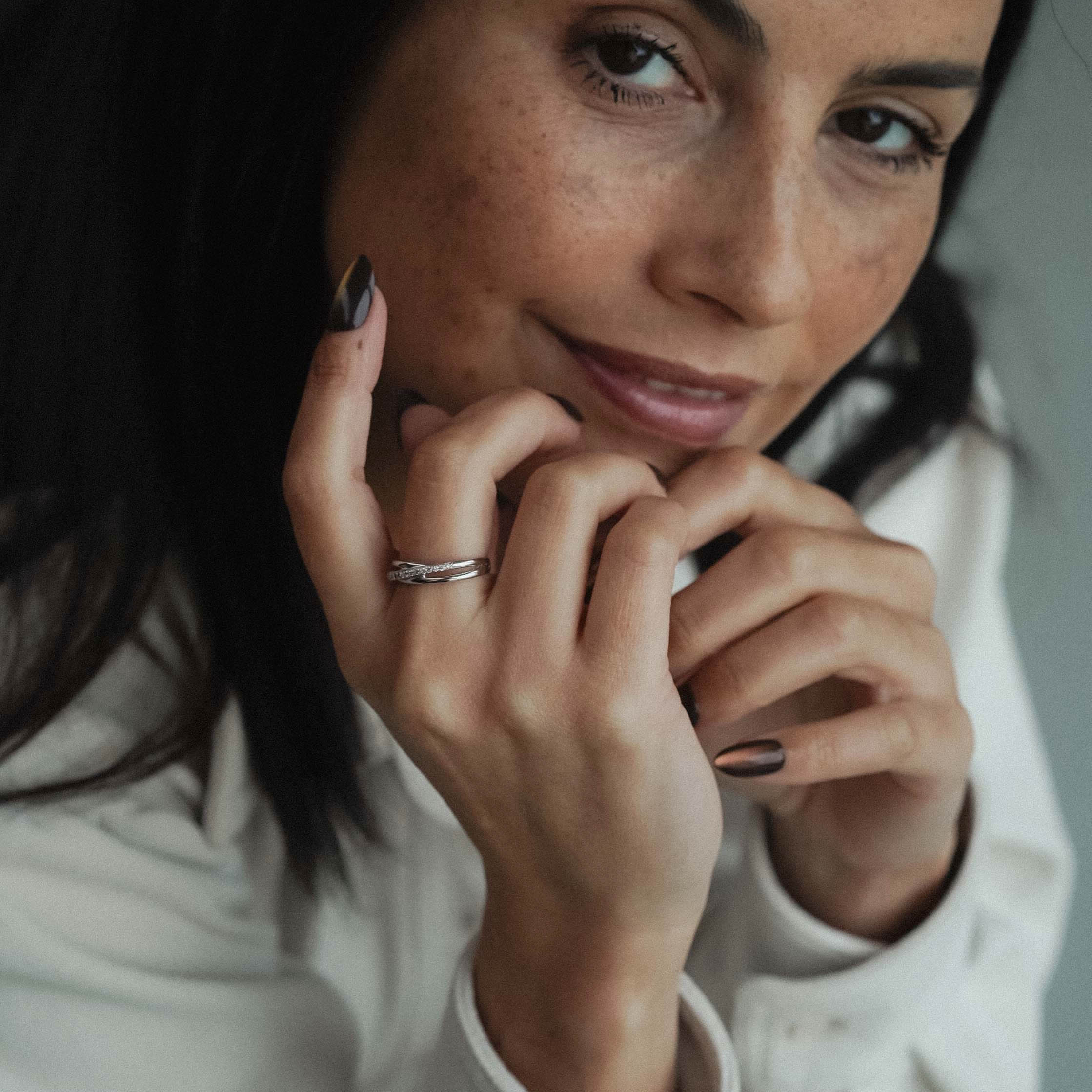 Vian | 14K Diamond Band Ring - Menina Amsterdam